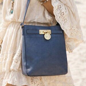 Michael Kors Hamilton Travelers Navy  Cross Body Messenger Matching Wallet